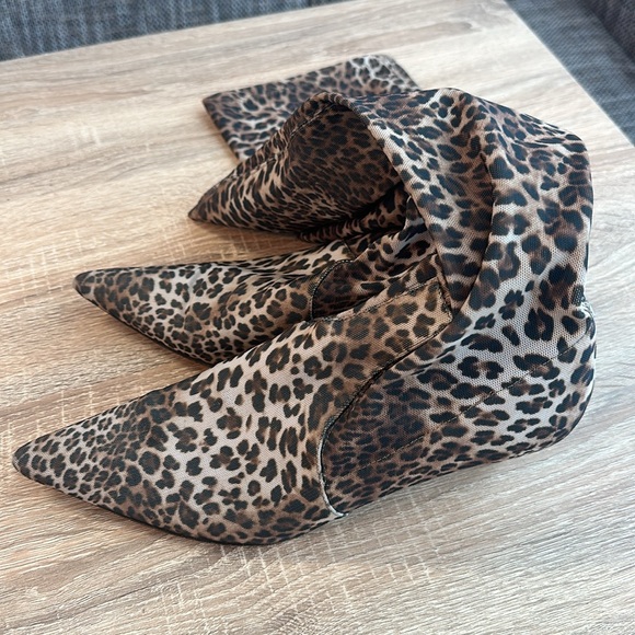 Donald J Pliner stretch leopard print boots - Picture 3 of 5